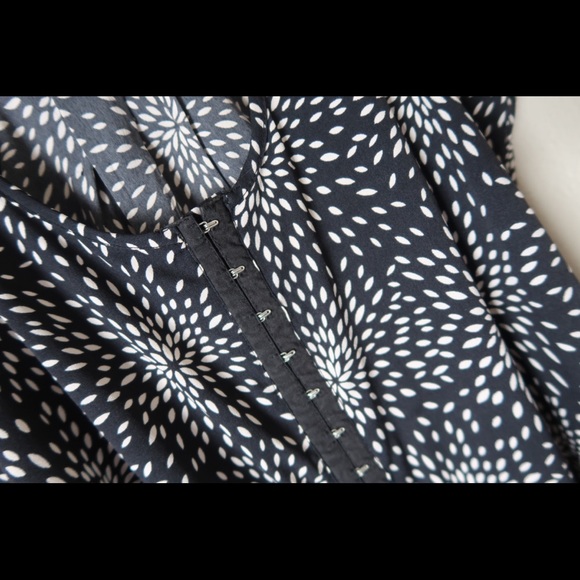 ‘Empyre’ Summer tank racer back eyelet hook - Picture 5 of 8